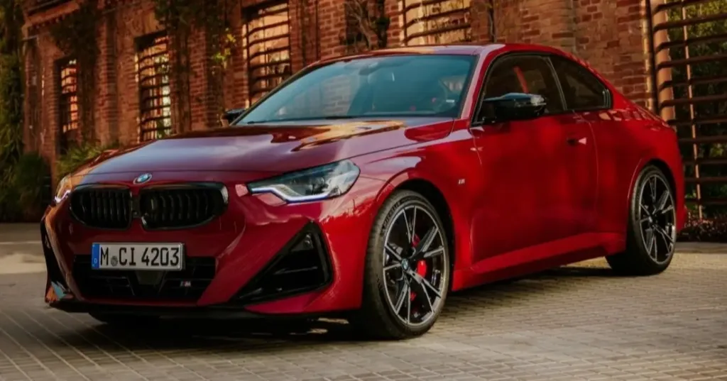 Представлено нове купе BMW M240i 2025