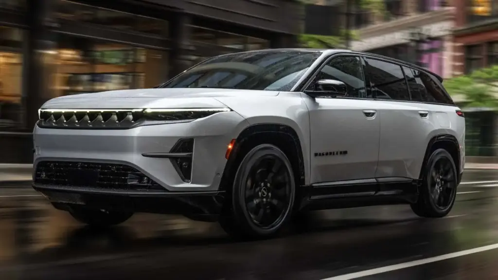 Jeep обіцяє «ідеальну якість» для свого першого позашляховика Wagoneer S