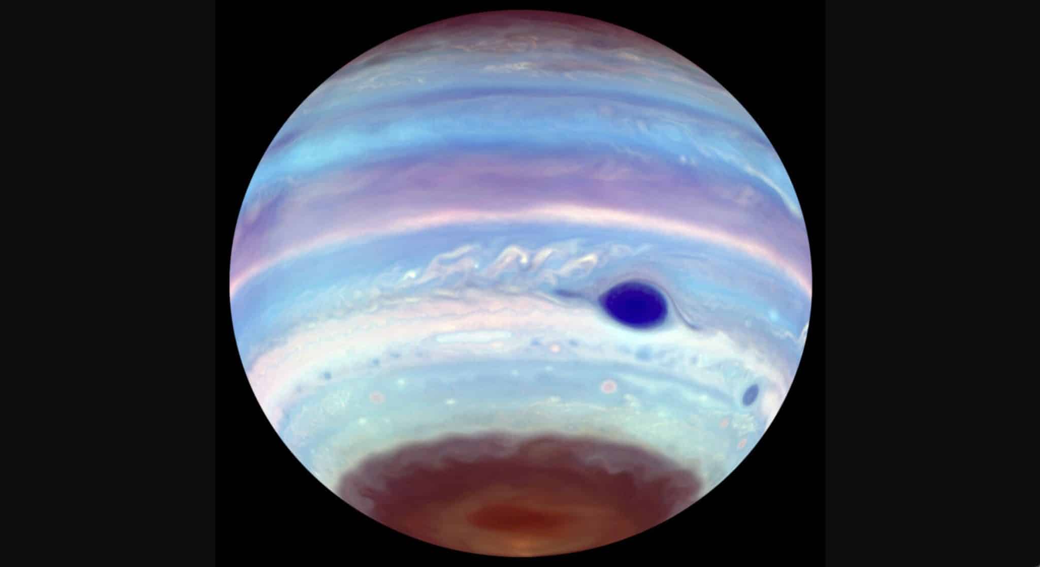 Що насправді криється під хмарами Юпітера