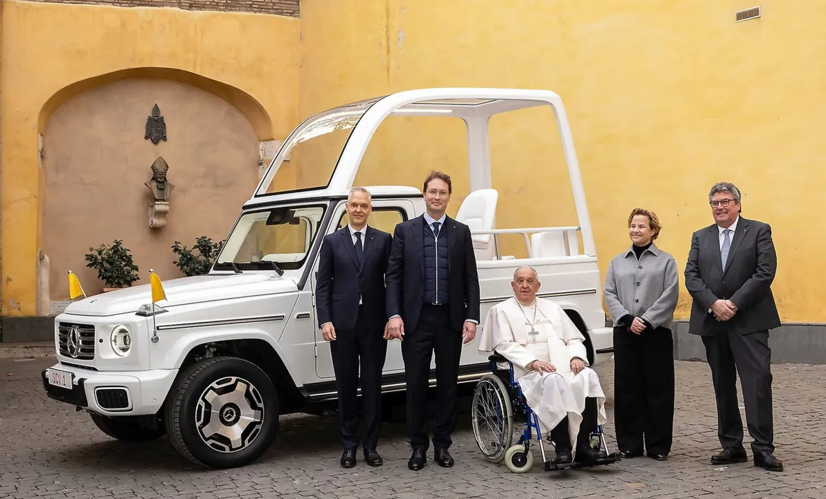 The special Mercedes-Benz used to transport the Pope became electric
