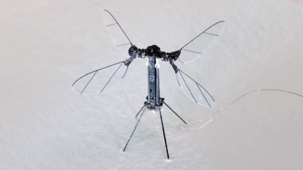 Китай презентував крихітні дрони для бойового застосування