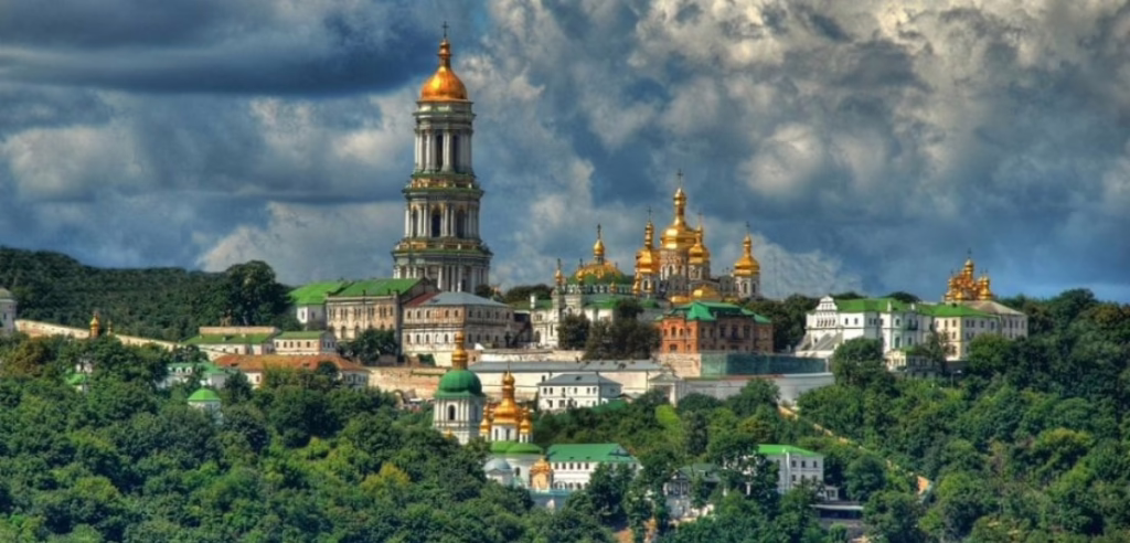 ТОП-5 атмосферних локацій у Києві для вечірки з фотозонами