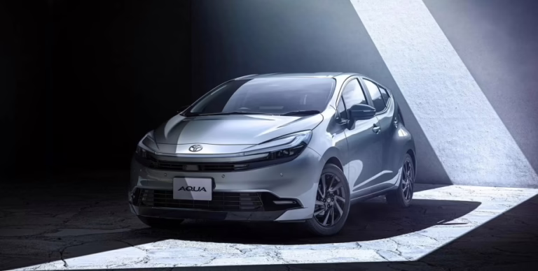 Представлений Toyota Aqua 2026