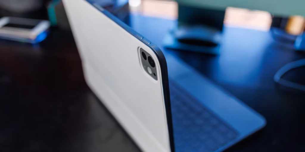 Apple працює над складаним iPad з 18-дюймовим дисплеєм