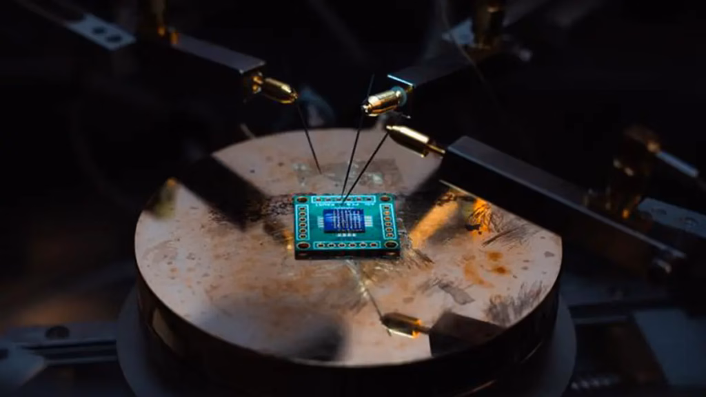 Вчені створили перший у світі шестишаровий гібридний мікрочип