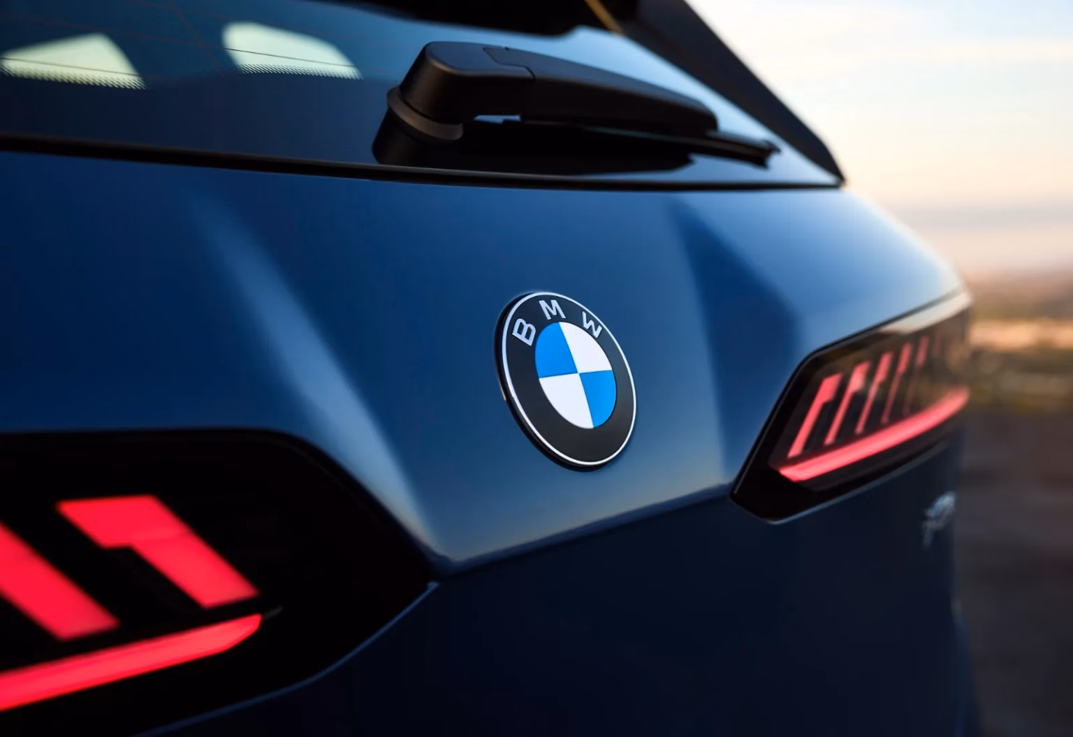 Попит на електромобілі BMW різко падає