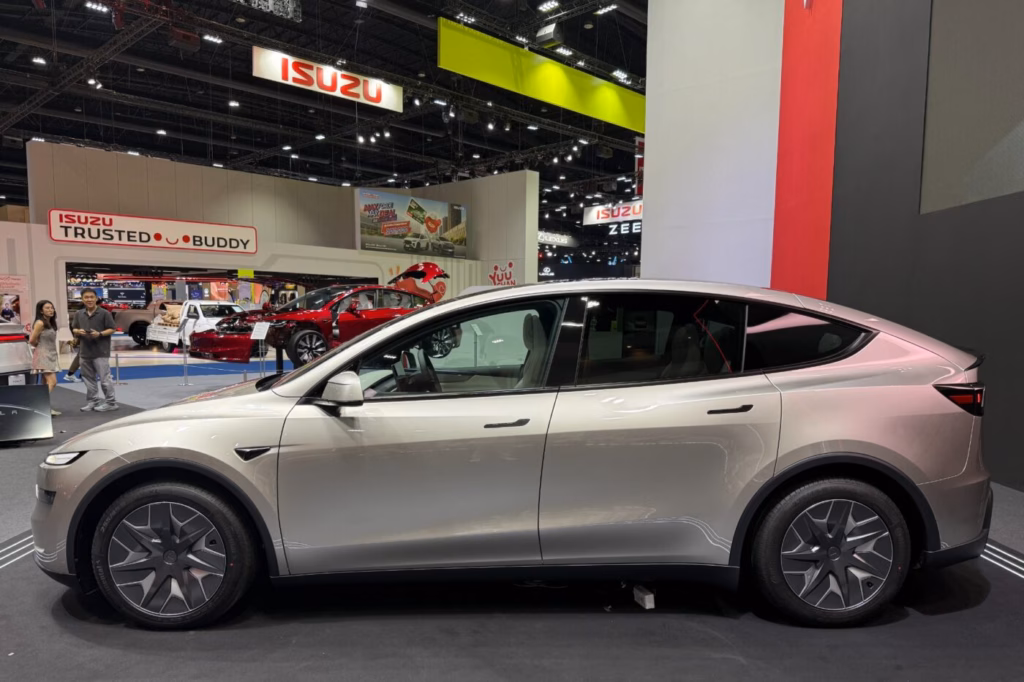 Tesla представила модель Model YL