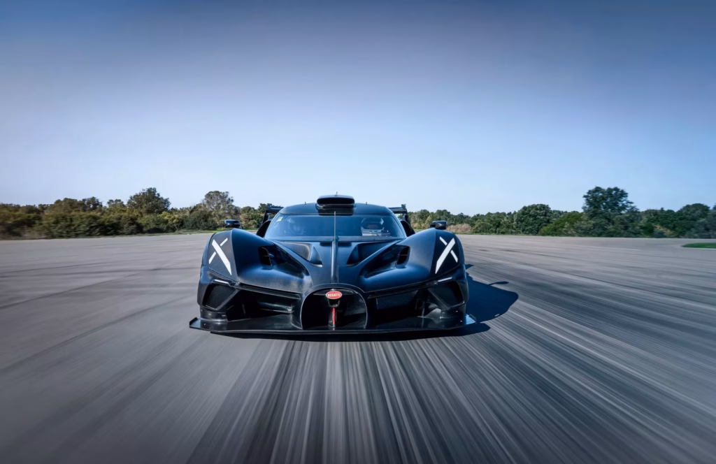 Bugatti готує новий гіперкар з двигуном W16