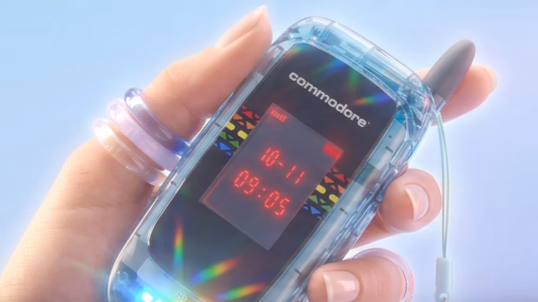 Commodore представила Callback 8020 — телефон-розкладачку з підтримкою Android-додатків