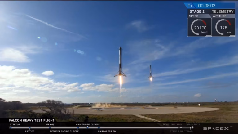 SpaceX показала посадку прискорювачів Falcon Heavy після запуску телескопа NASA