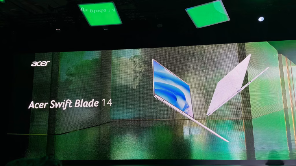 Acer створила ноутбук, який важить менше кілограма